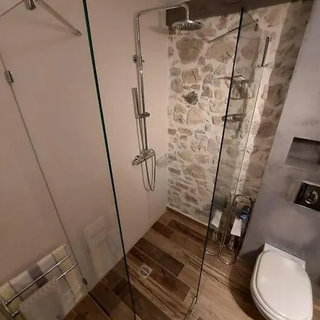 Apartment ισόγειο με κήπο. Special Design! Kastoria