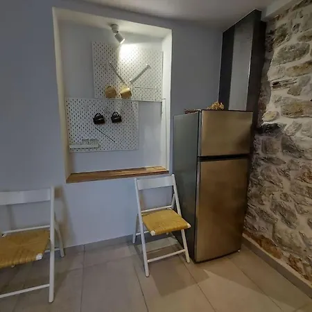 Apartment ισόγειο με κήπο. Special Design!